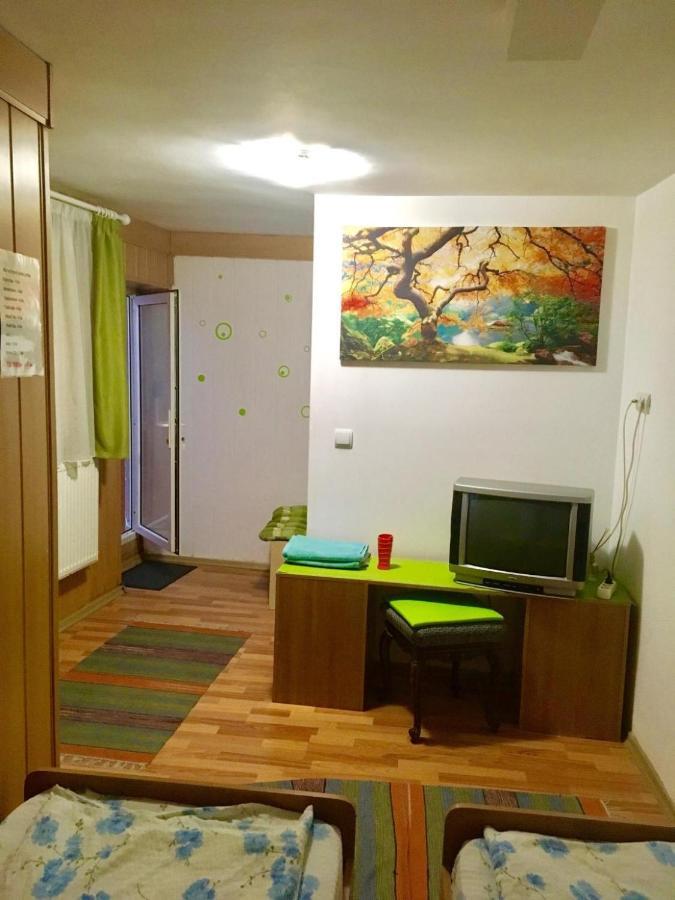 Rolling Stone Hostel Brasov Ngoại thất bức ảnh