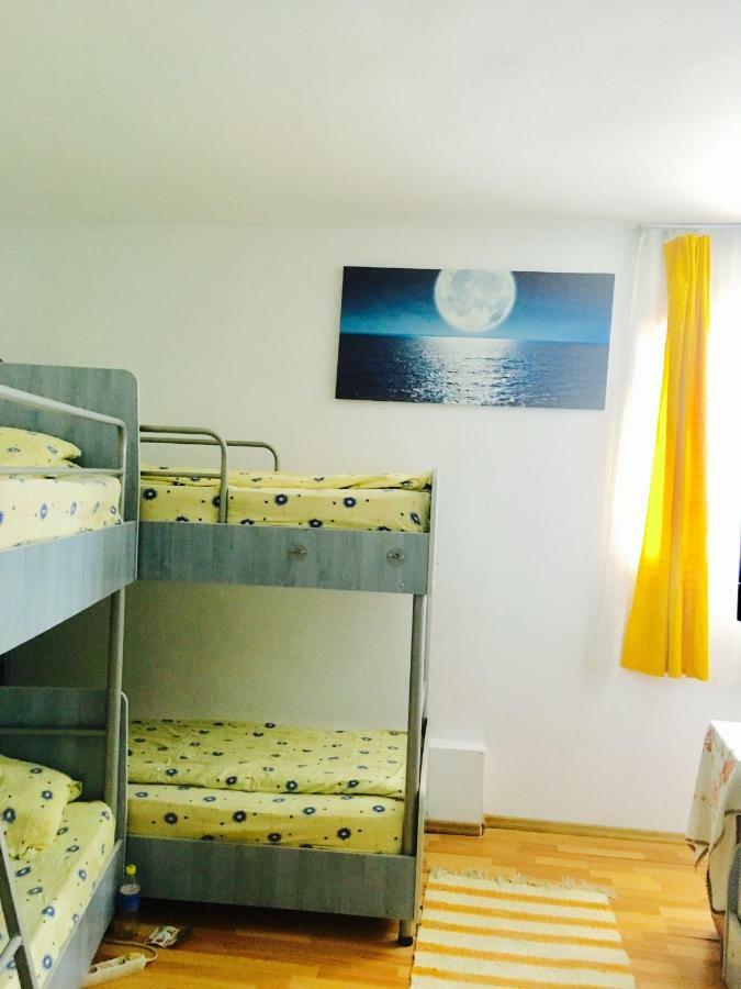 Rolling Stone Hostel Brasov Ngoại thất bức ảnh